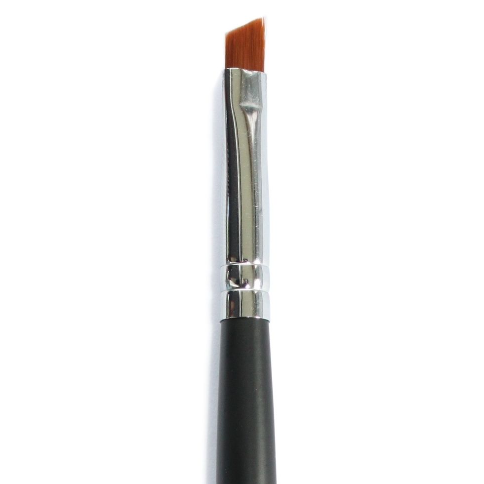 Angle Brush: Multi-purpose brush similar to flat brush, but cut at an angle. To learn more go to - http://goo.gl/mQcSwv
