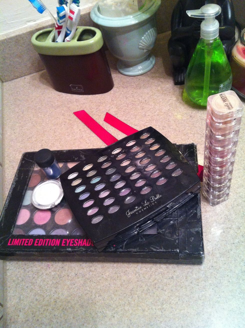 Any eyeshadow palate with shades of blue and white should work just fine