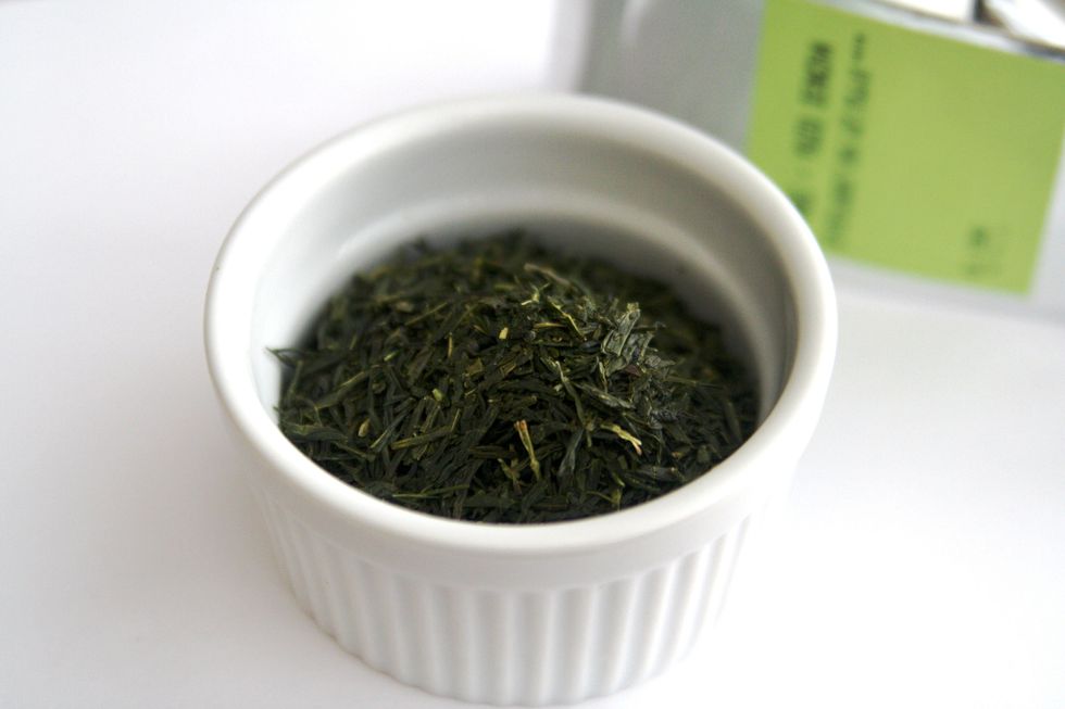 Any green tea leaves should work (I used yuzu sencha)