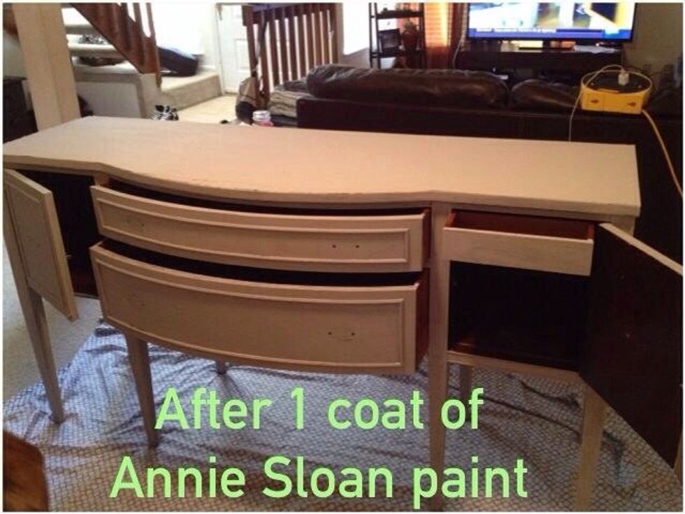 Apply 1st coat of paint (I used Paris Grey). Wait 20 or more minutes before applying a second coat