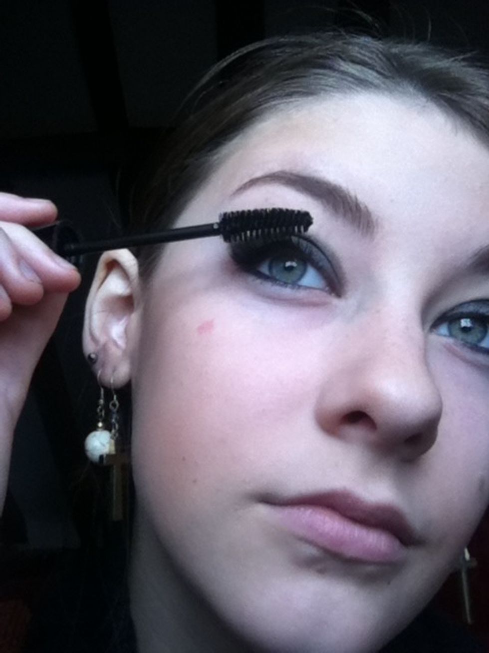 Apply a few coats of mascara to curled lashes.