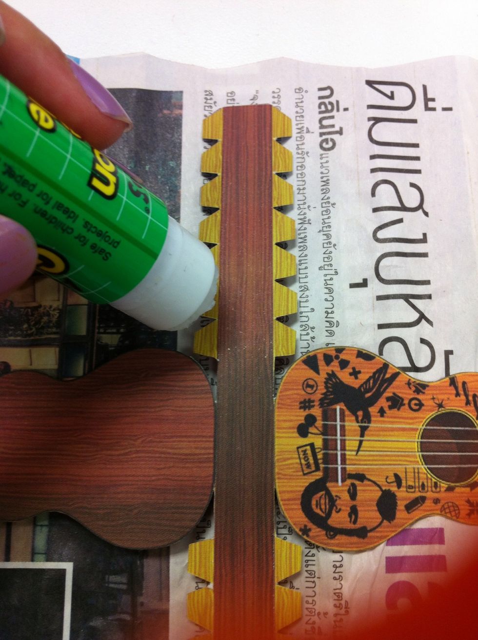 Apply a glue on the connecting part.