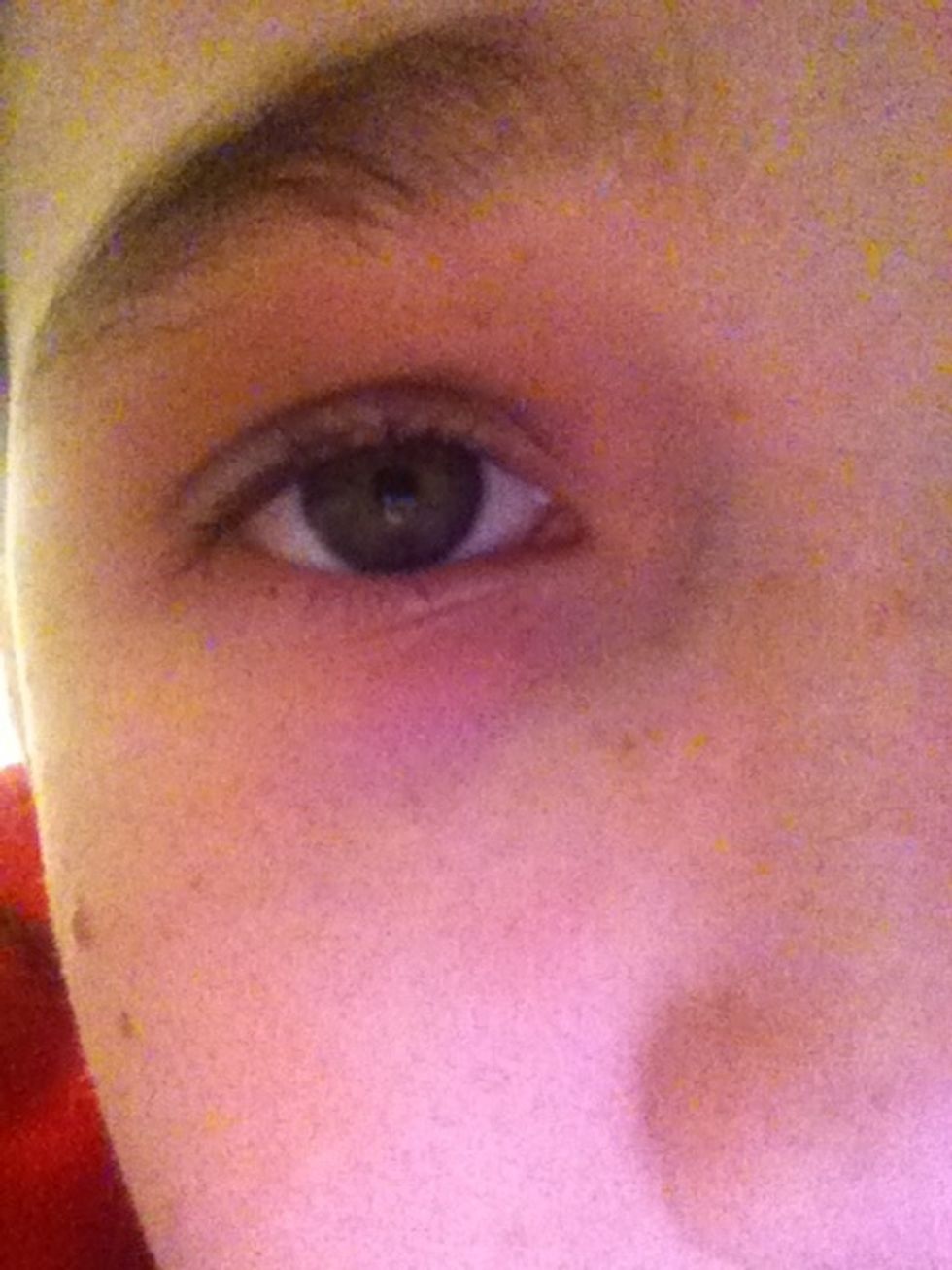 Apply a gold to your brow bone.