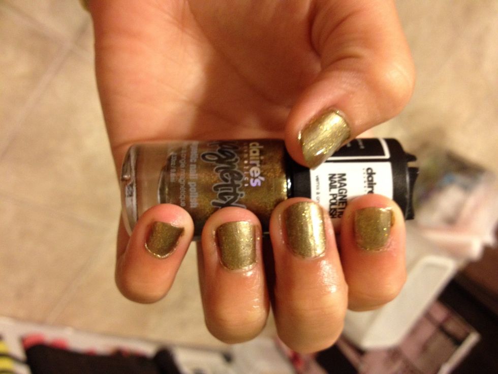 Apply a thin layer of gold. (I used magnetic because I don't have regular gold nail polish.
