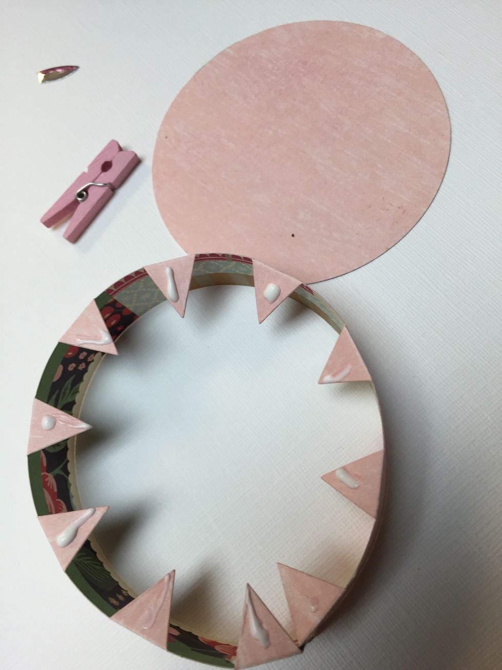 Apply and glue the top