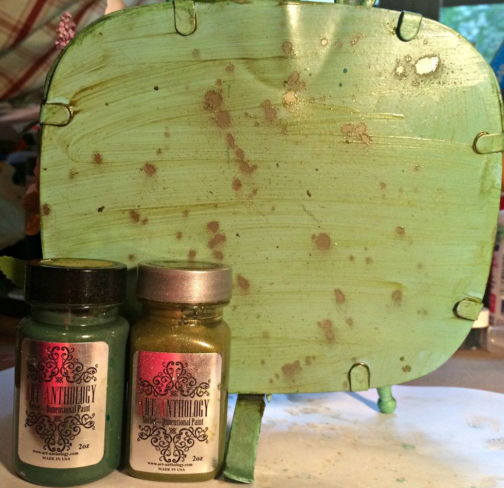 Apply Art Anthology Shamrock to the entire outside and inside of the Prima Frame. Once that dries, go over some areas with Art Anthology in Leaf. It's translucent so you can still see some blue.