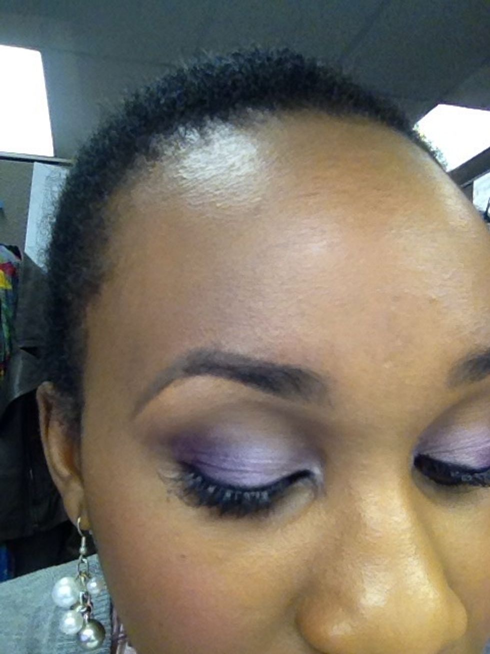 Apply lashes with the Duo adhesive
