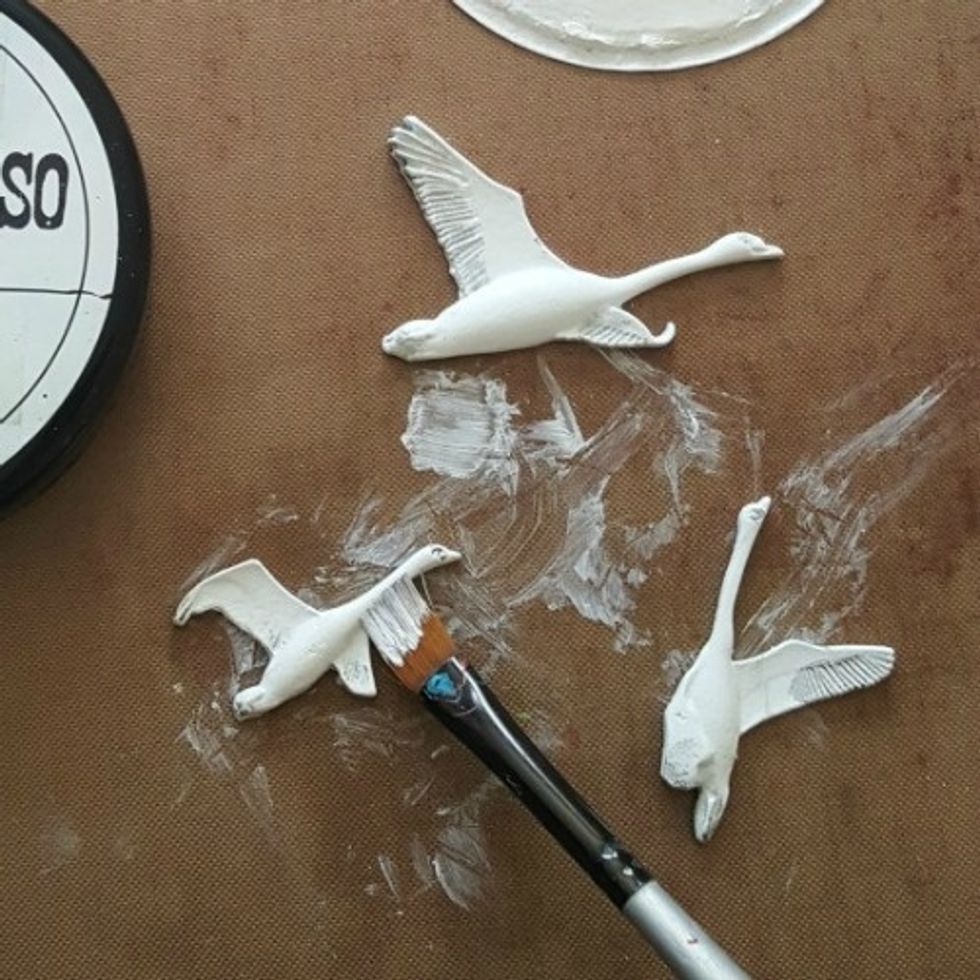 apply light coat of gesso