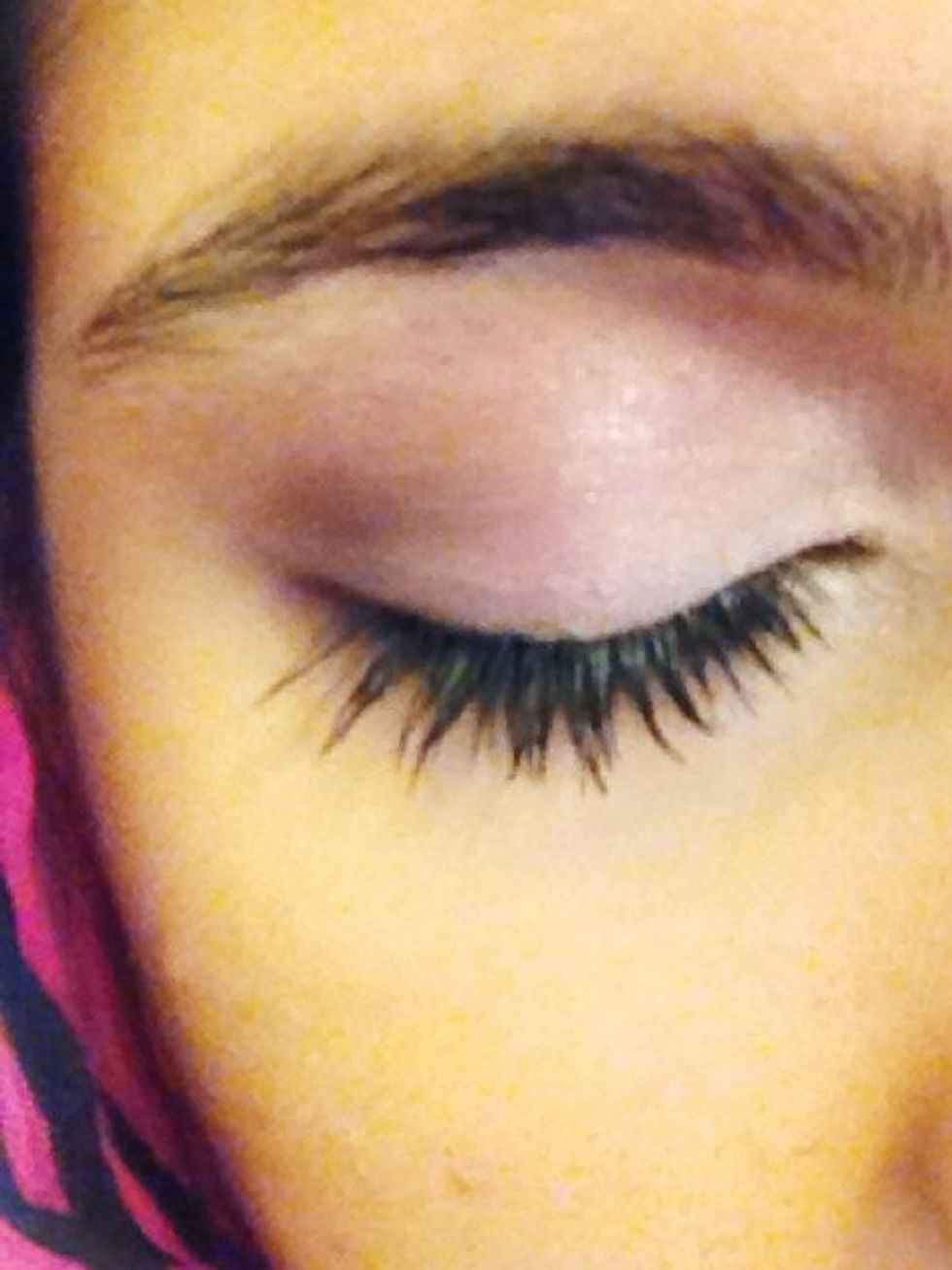 Apply mascara to your lashes