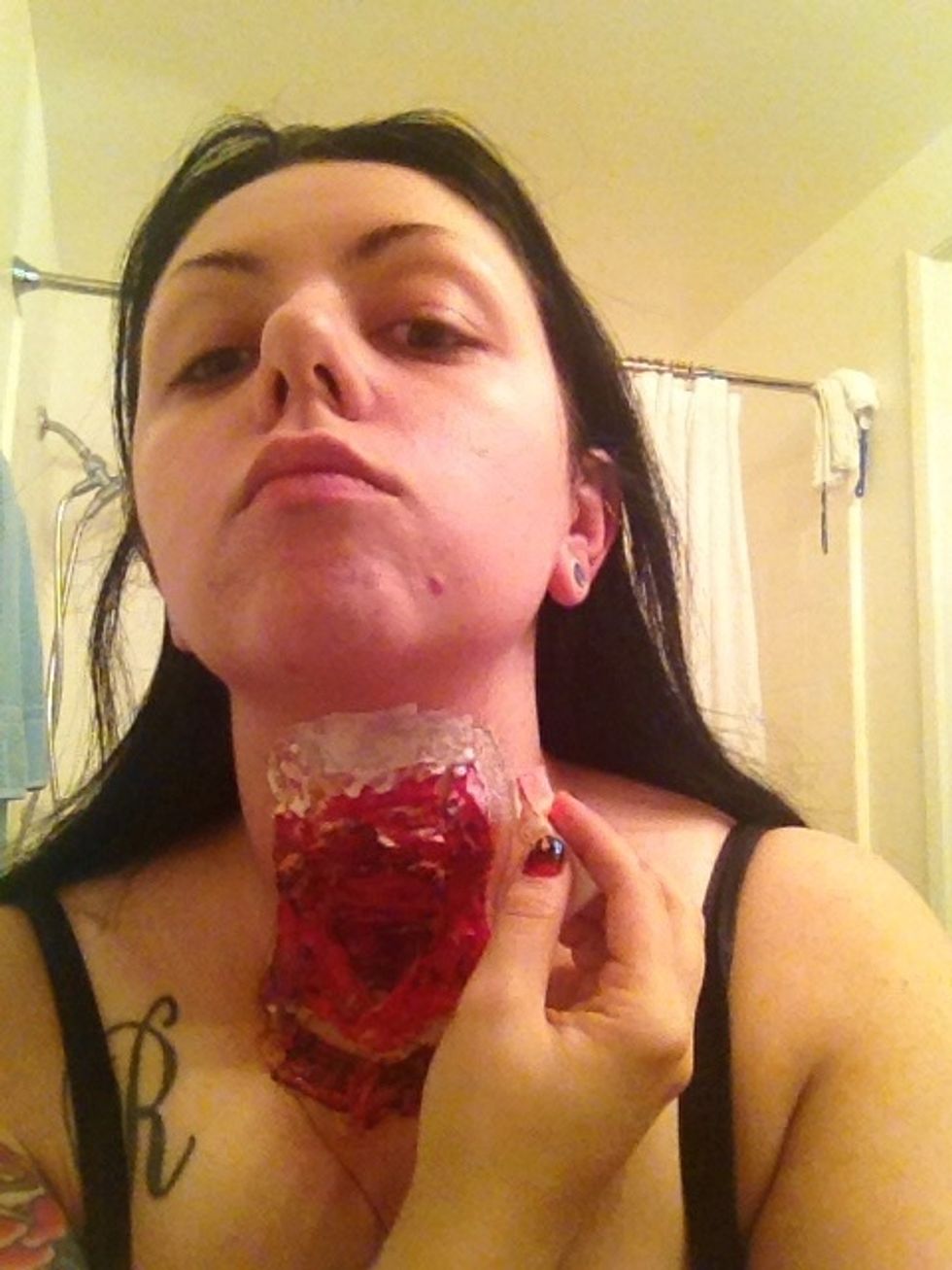 Apply more latex around the muscle. This is going to be the torn skin.