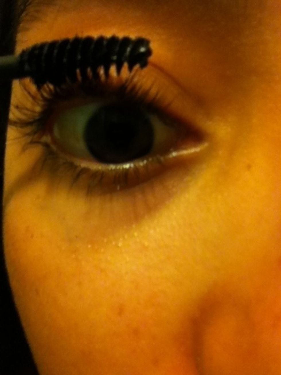 Apply one even coat of mascara to all your lashes, even the bottom ones. CAREFUL Not to have clumply mascara with lots of lumps\ud83d\ude23