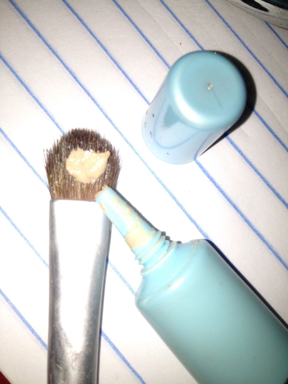 Apply small amount on to eyeshadow brush