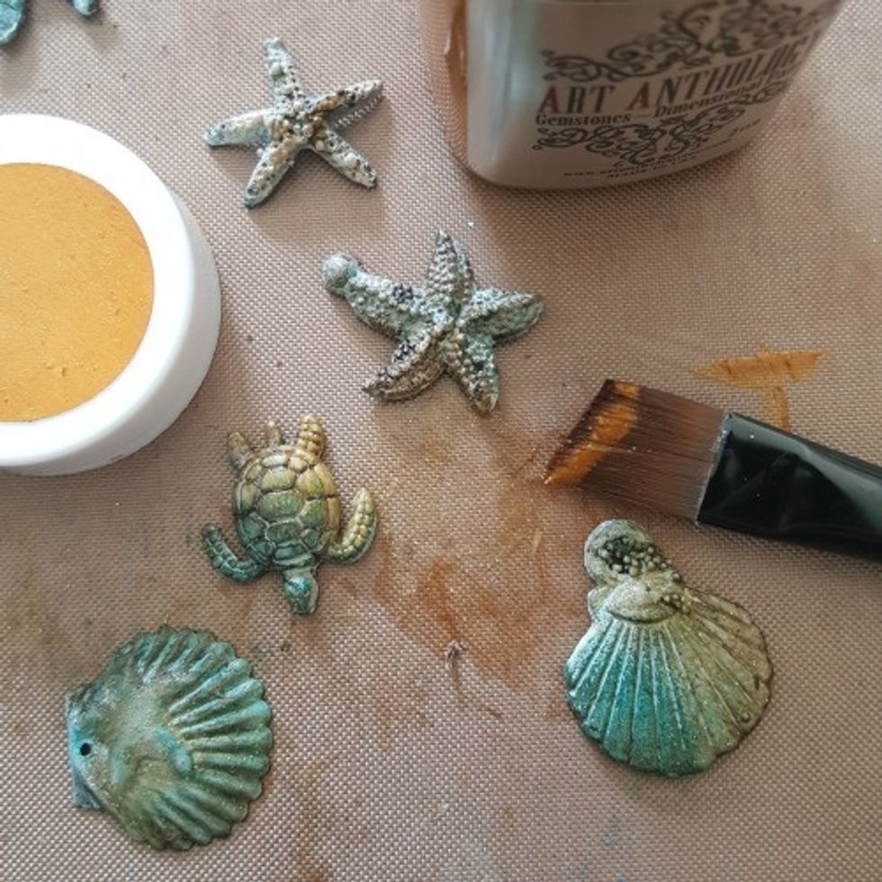 apply some Gemstones dimensional medium - Amber (Gemstones have a bit of shine and shimmer)