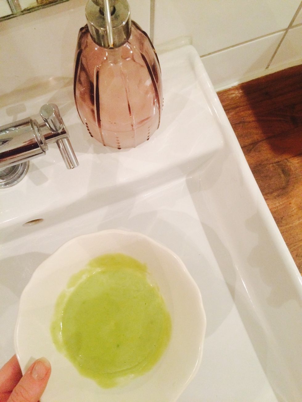 Apply the facemask.