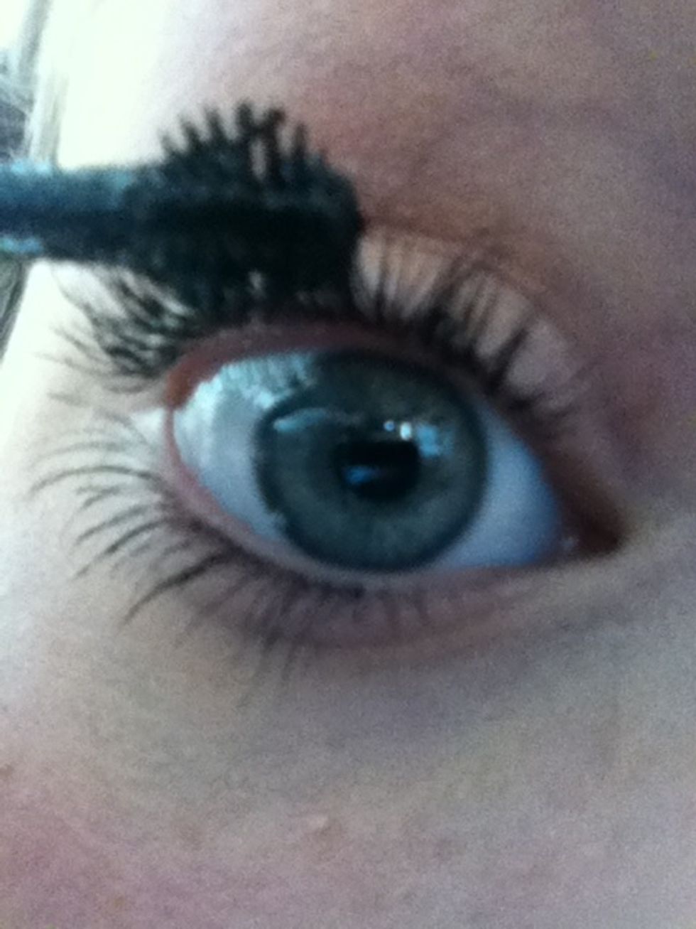 Apply to tips and then brush thought to un-clump lashes
