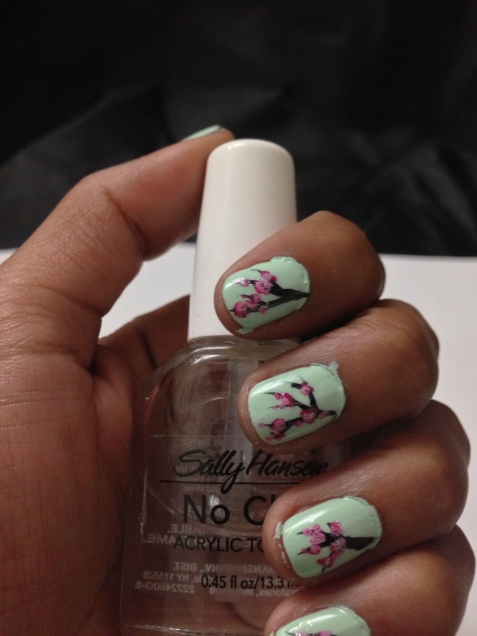 Apply top coat to all of your nails and let dry.  This Sally is Hansen's No Chip Acrylic Top Coat.