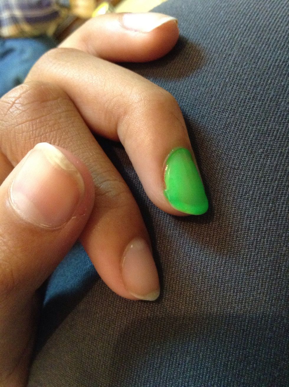 Apply your neon green colour on your centre finger.