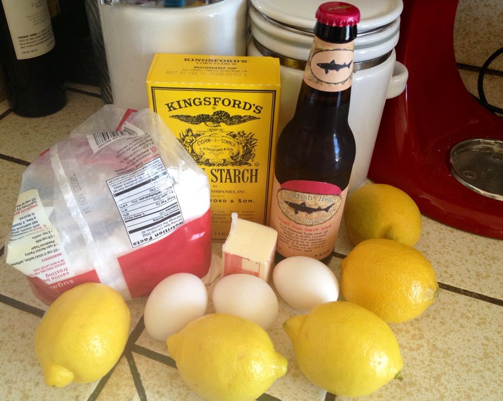 Are you ready to make some boozy lemon bars? I used IPA since that's all I had in my fridge!