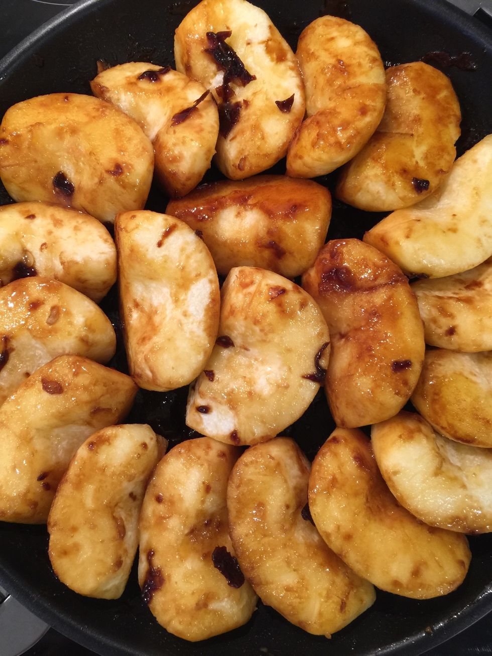 Arrange in the frying pan