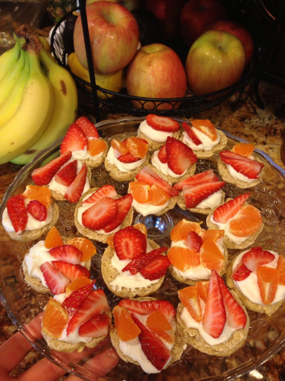 Arrange the fruit however you'd like, and ta da!! Healthy delicious fruit tarts!