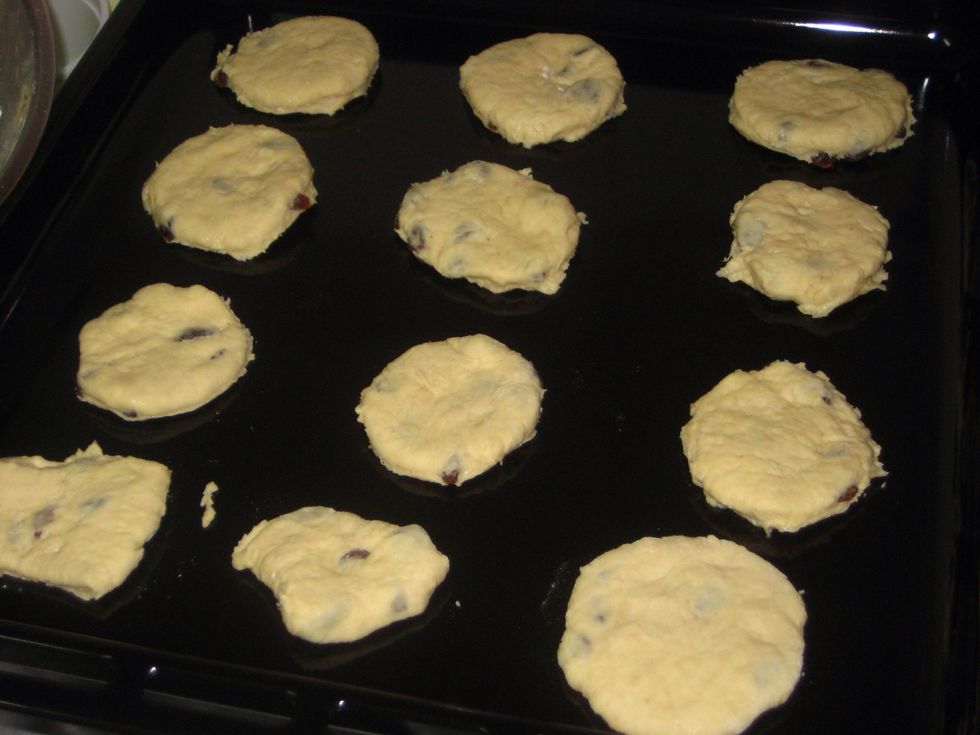 Arrange the pieces while the oven is set at 220C/425F already heating up.