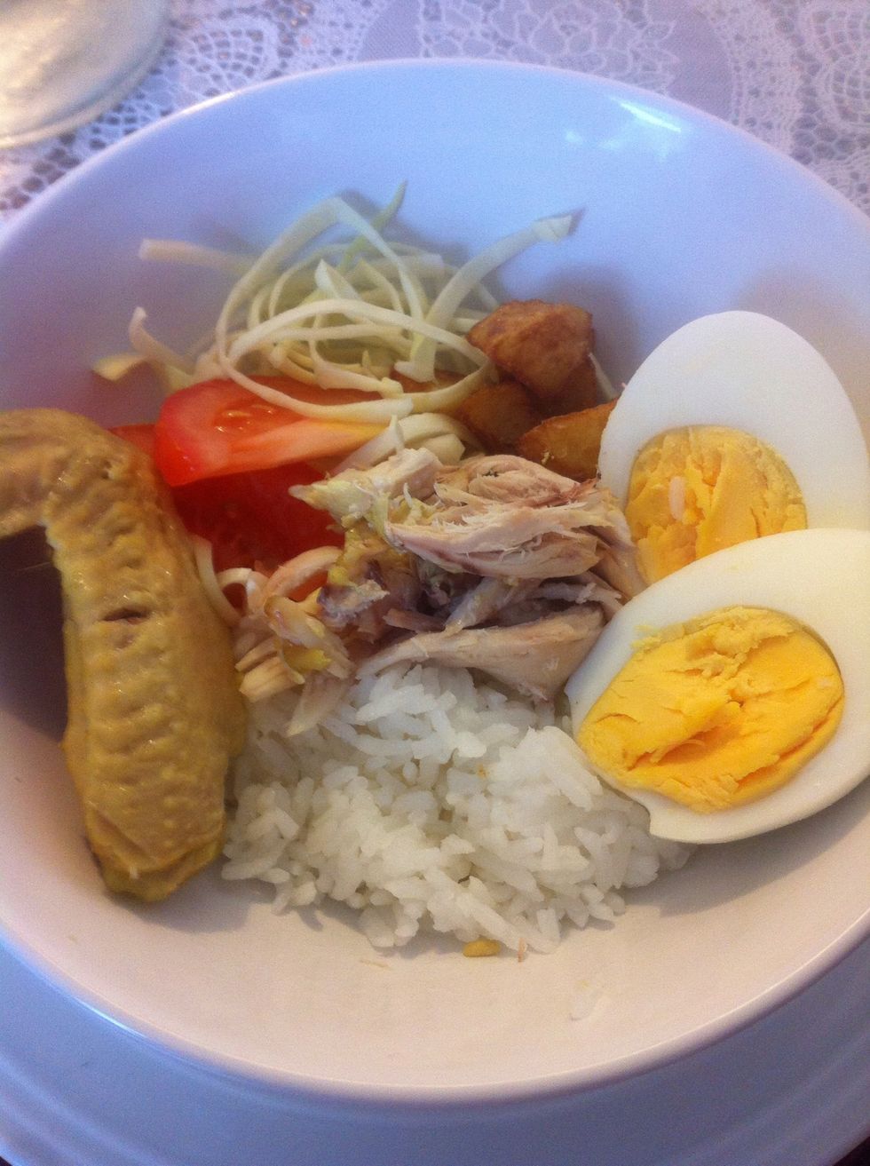 Arrange them in the bowl. You can also substitute the rice with rice cake or vermicelli noodle. Here's all the party crowded my bowl. Pour the soup on them..