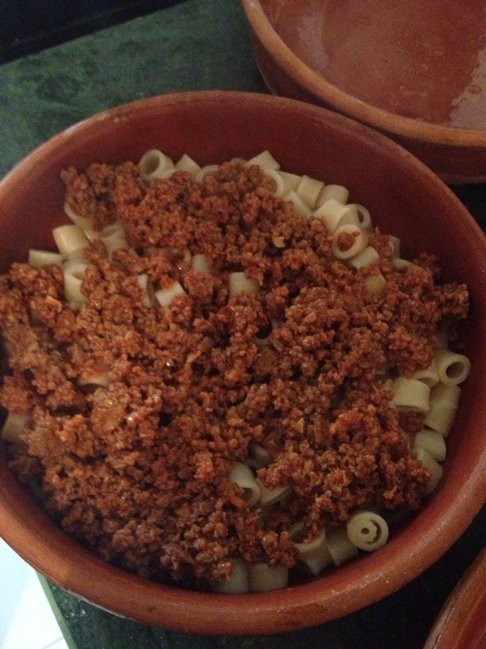 Arrange your Lyres,first pasta then meat