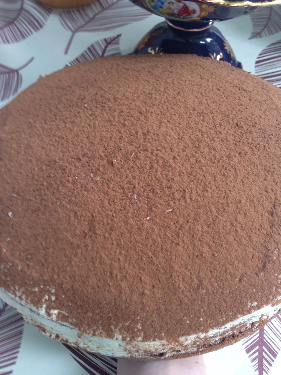 As a final touch sprinkle with cocoa powder and take to the fridge for at least 4 hours