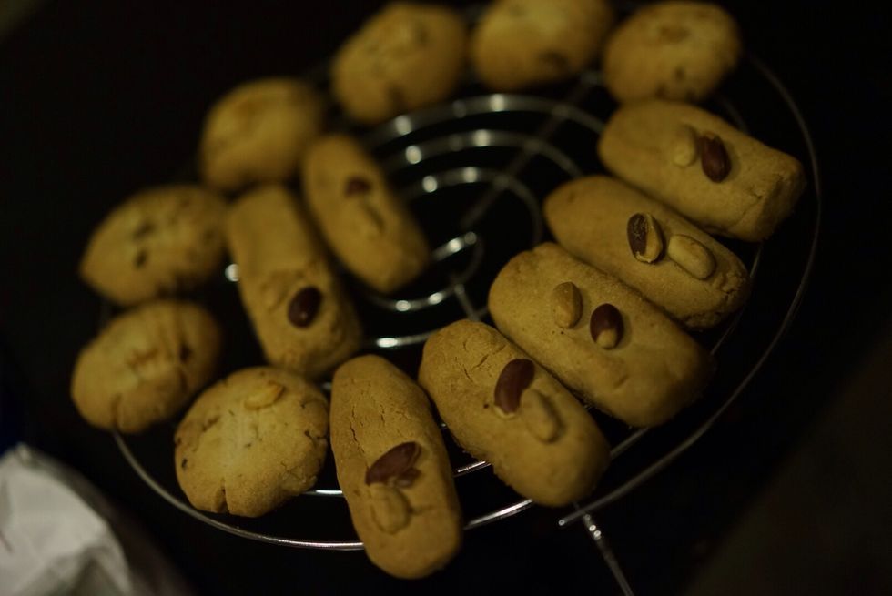 As each batch comes out the oven put the cookie out to cool on rack