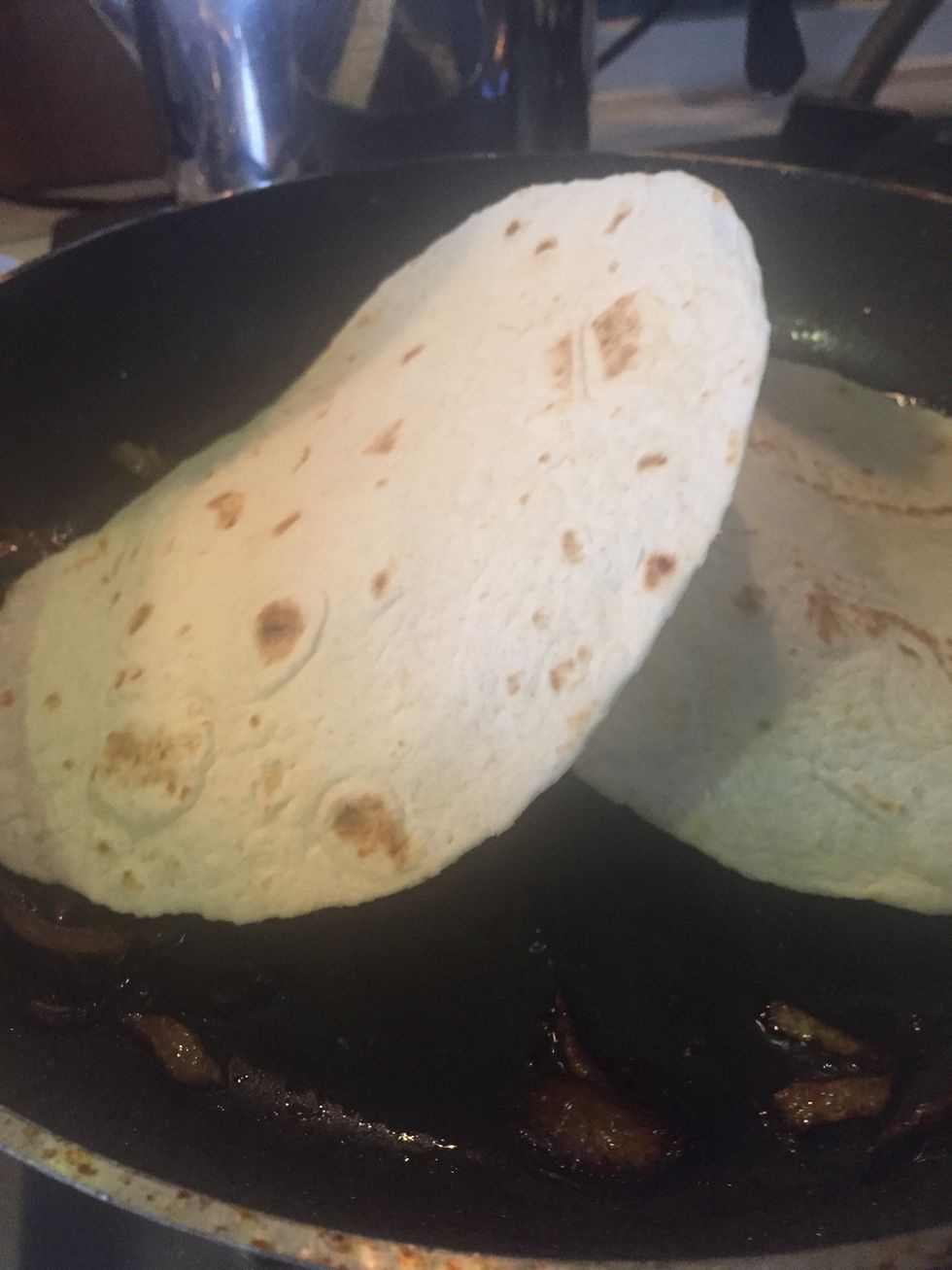 As it is sunday you may need some carbs if not \ud83d\ude4b\ud83c\udffb pass this step .. I did put the pitas on the steak to flavor it a little max 2 min