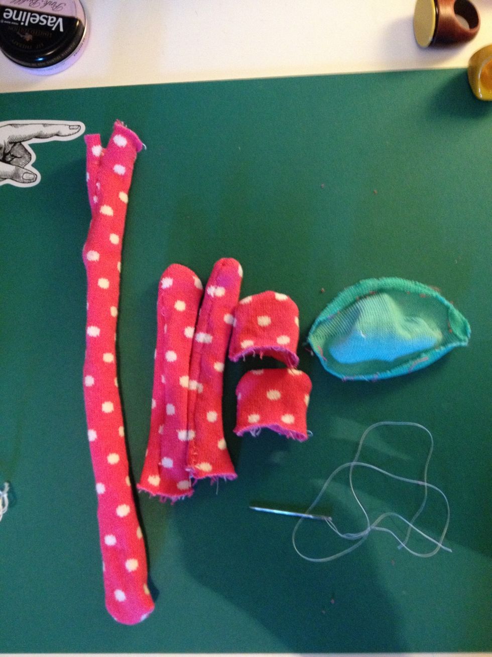 As on the body, sew each element in a straight line (curving the stitches where needed) and turn inside out.