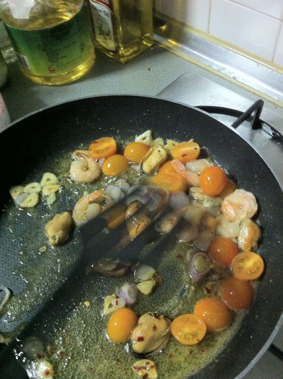 As well as the onions and sautee for a bit (i want my onions in the end so it will still have the chewy texture)