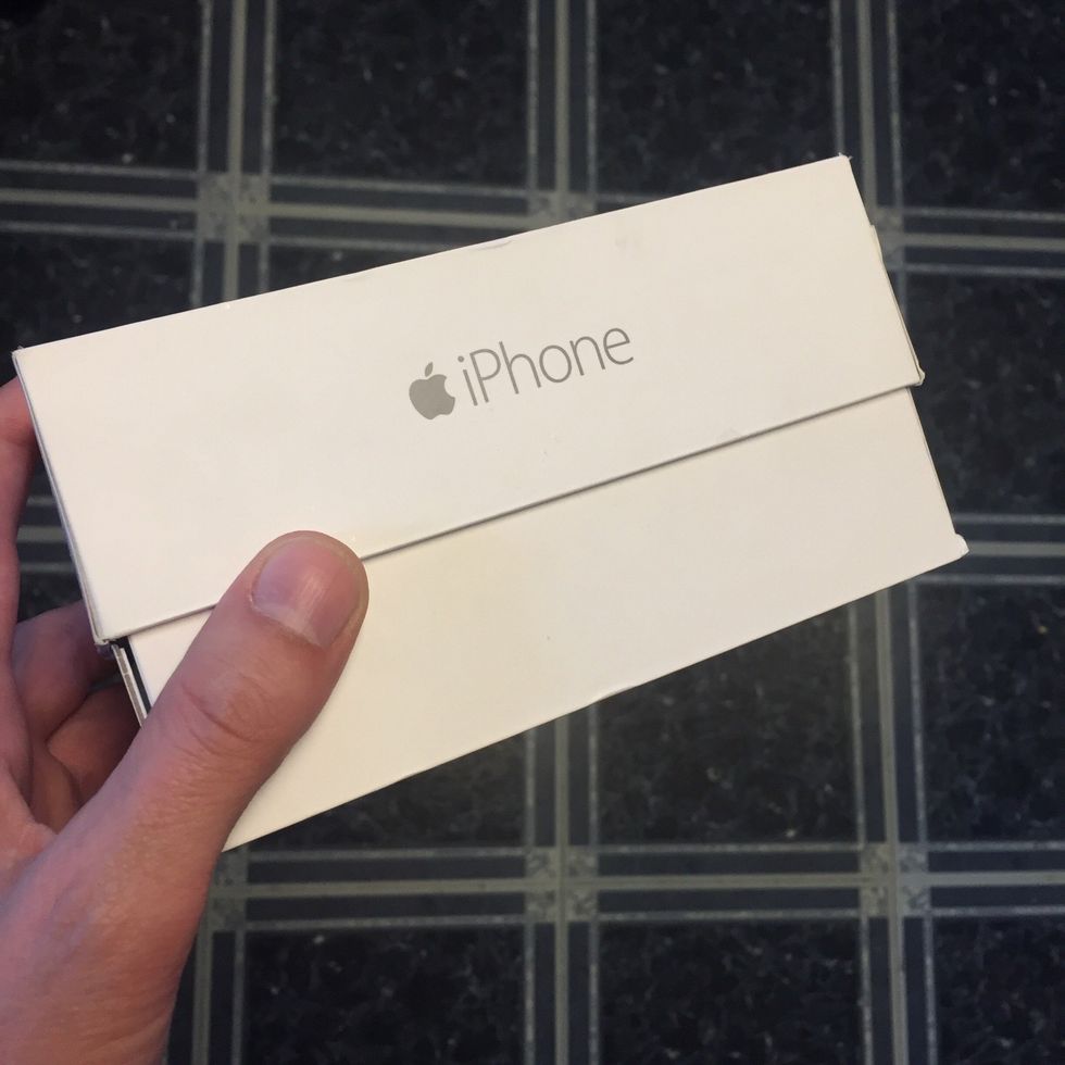 As you can see. You can focus the viewer by adjusting the top half of the box. If you have more powerful lenses than I used this should be enough distance to focus. If not, see the next steps.