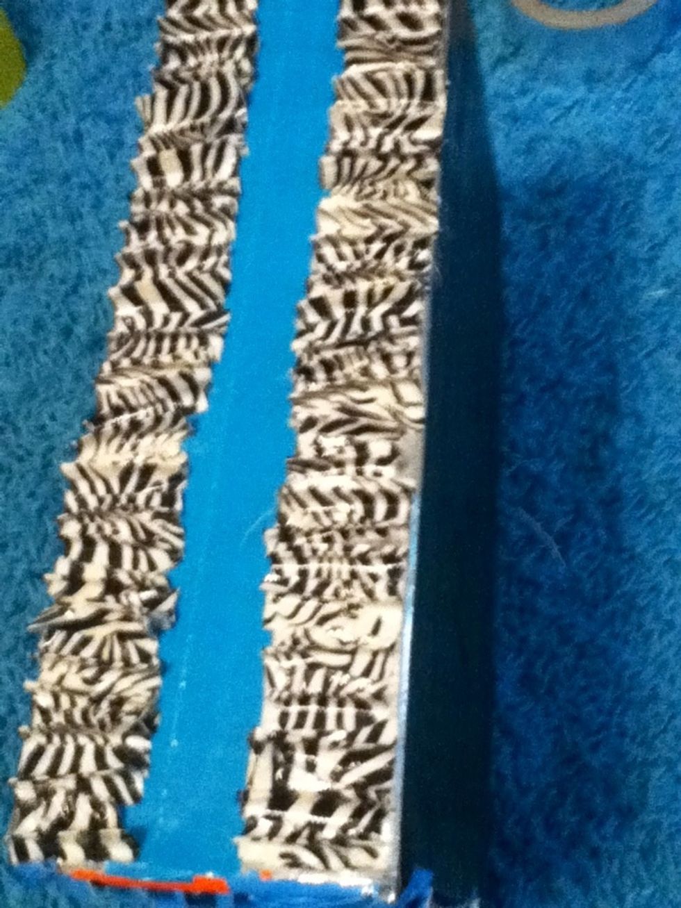 As you can tell, I didn't do the middle part. If you decide to do the whole box like that, it would take hours! Just add as much as you think is necessary.