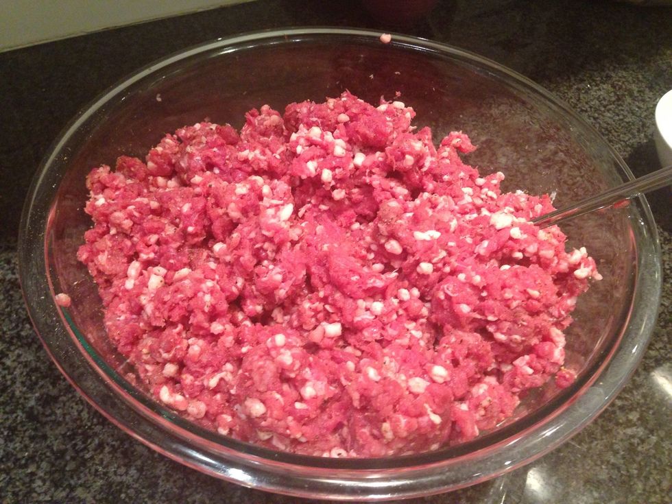 Ask your butcher to mince (single pass only) your desired weight of beef chuck (shoulder) with 25% fat in it (burgers are not granola bars; do 'em right!). Never buy ready minced meat!