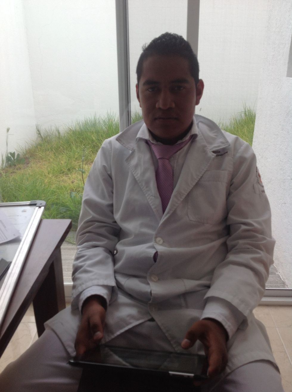 Aspecto y conducta Esta el paciente despierto y alerta? Lo entiende?