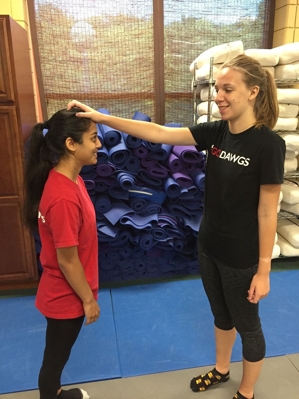 Assailant grabs hair