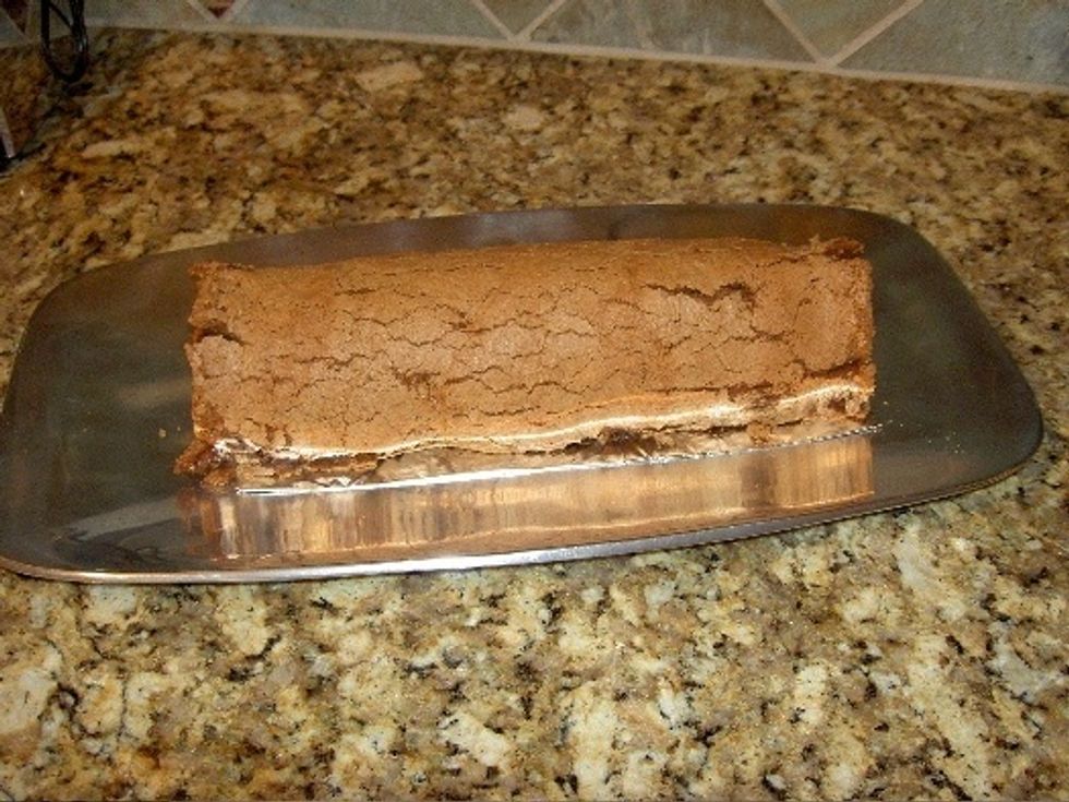 Assemblage. Place log on serving platter.