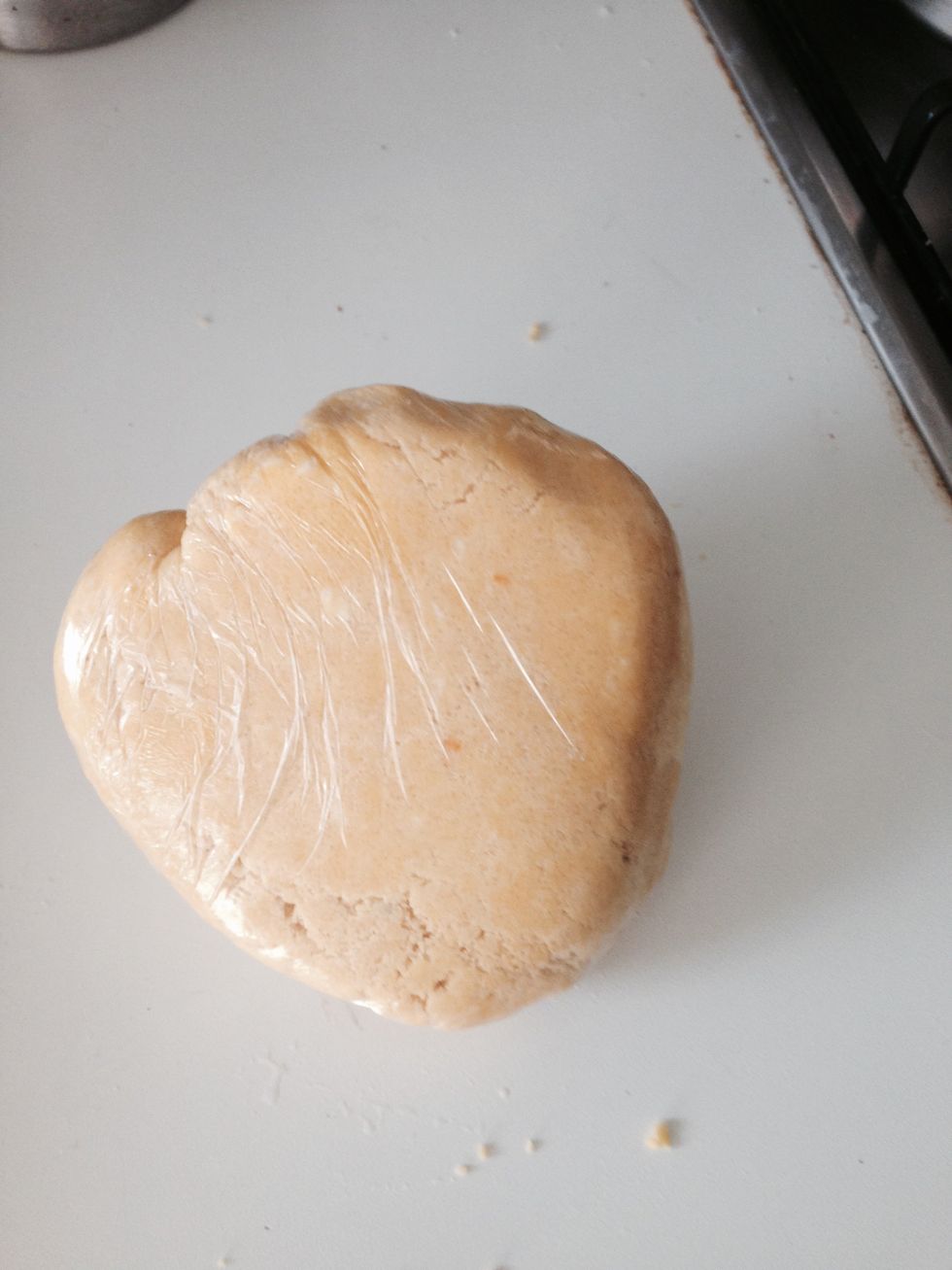 Assemble the dough in a bowl and put it in the fridge to rest for a hour.