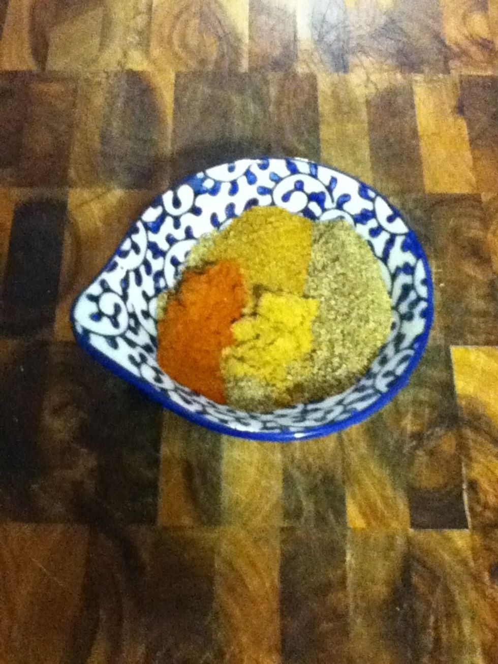 Assemble yer dry spices: two tsp coriander, one tsp cumin, one quarter tsp cayenne, one tsp black pepper. Go ahead and be generous.