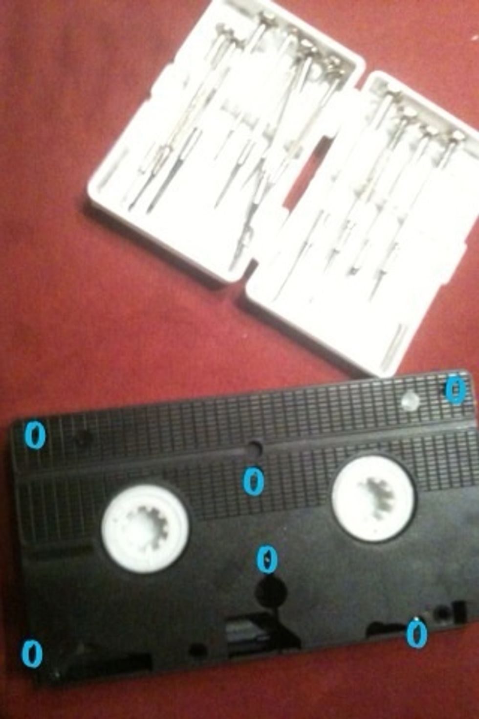 How to make a clutch from an old vhs tape B+C Guides