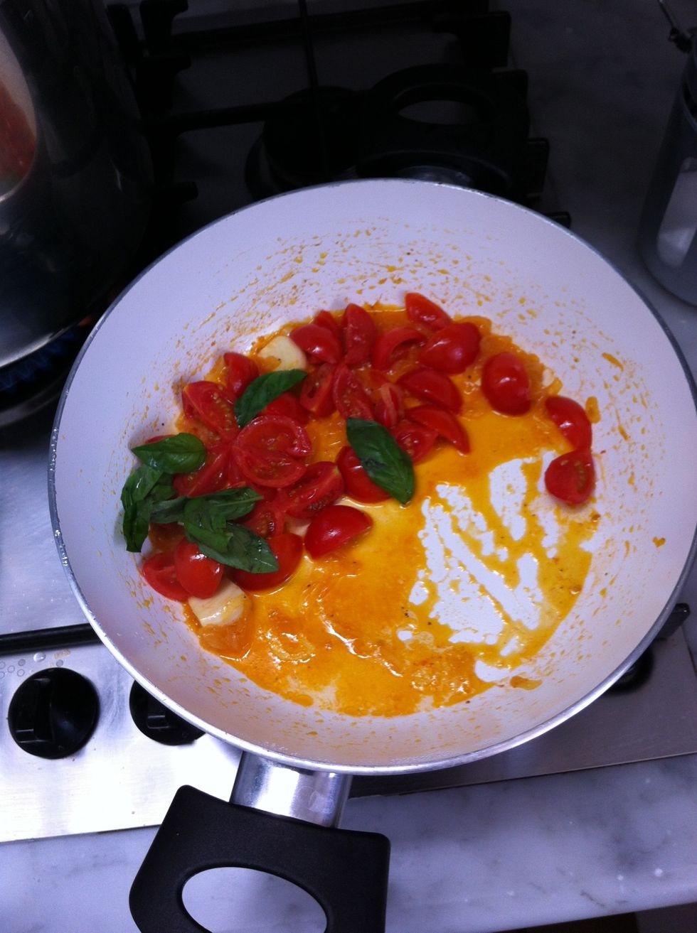 At the end turn off the flame and add the fresh basil