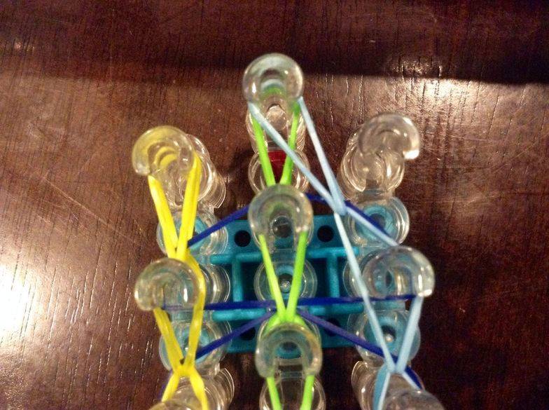 How to make a triple single rainbow loom bracelet - B+C Guides