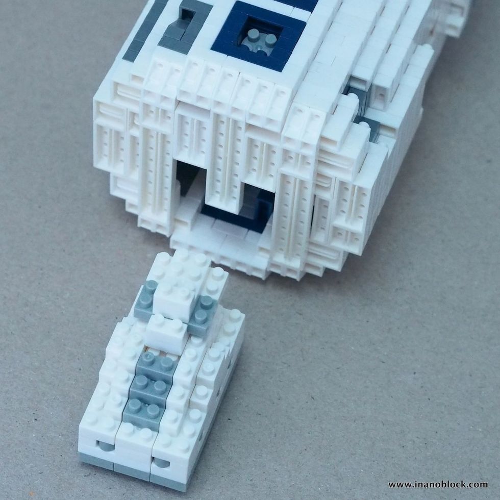 Attach Middle Leg to Body