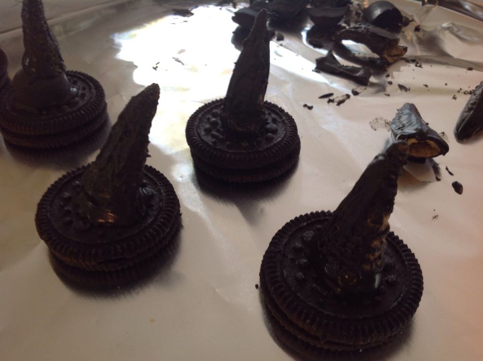 Attach to the Oreo with melted chocolate. Allow to cool.