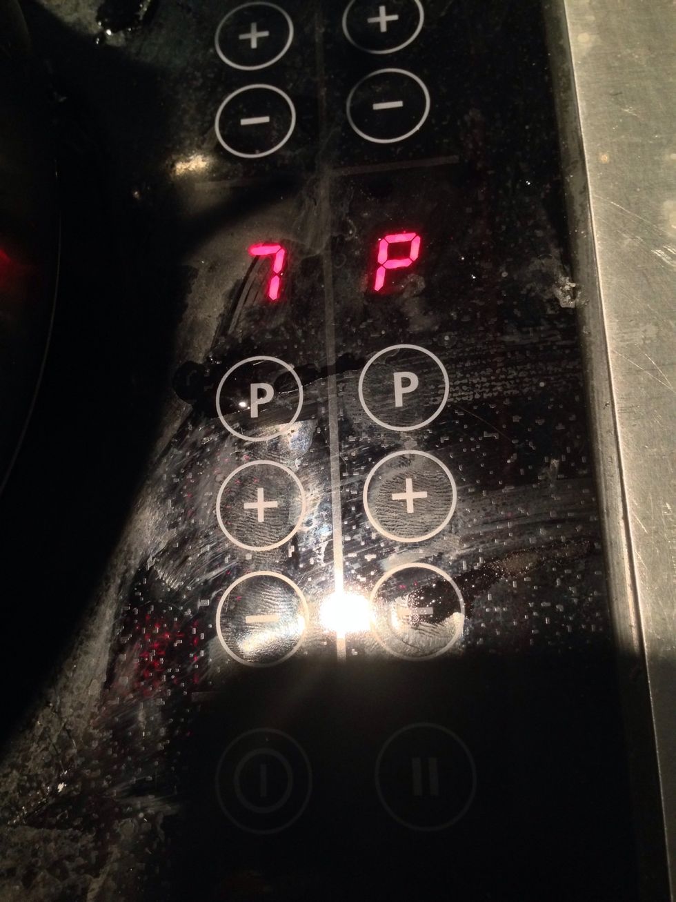 Auf meinem Herd k\u00f6chelt und blubbert das Ganze immer sch\u00f6n auf Stufe 7.