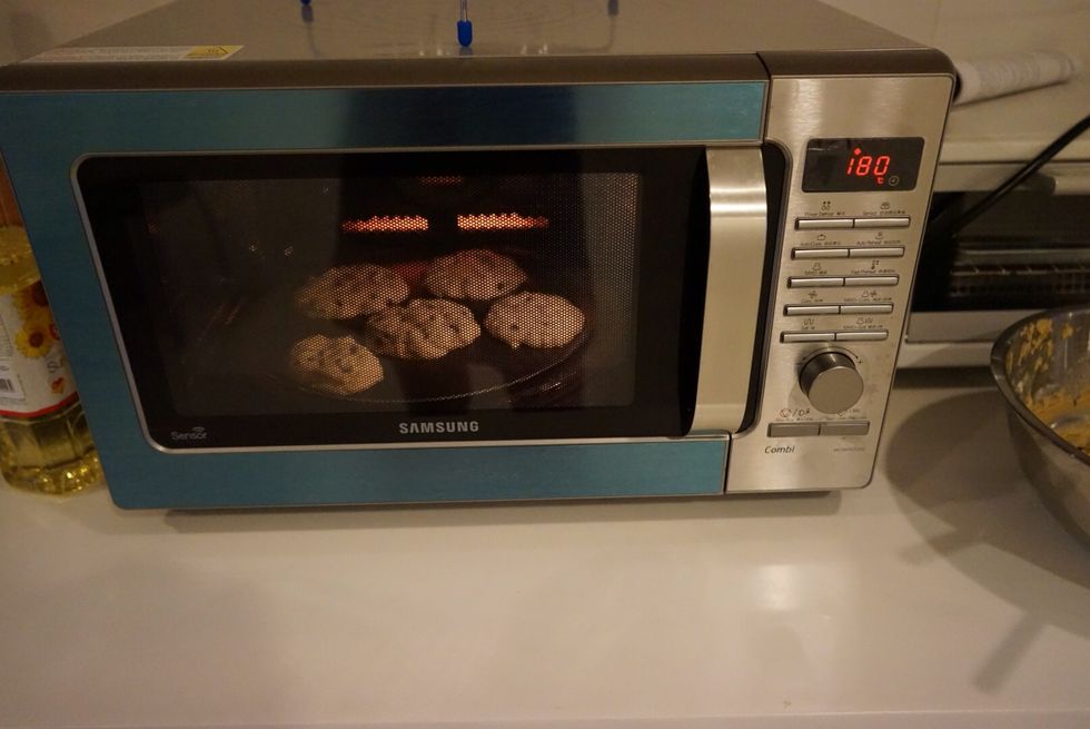 Back for 12 minutes. If you dont like soft cookies, make it 17 minutes at 180c
