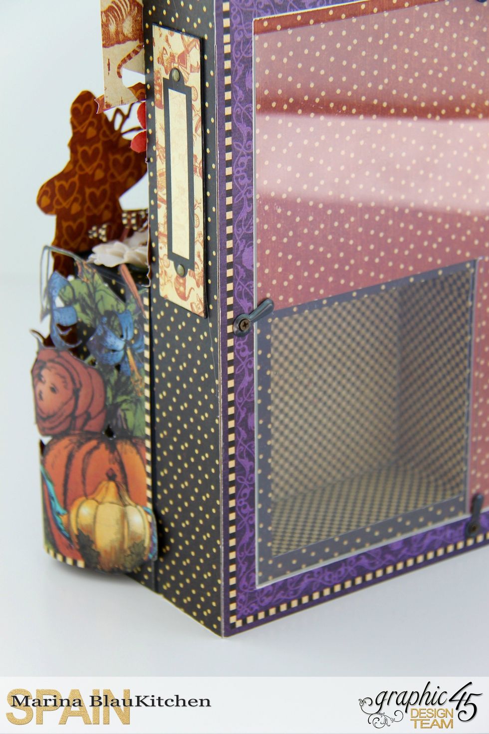 Back side with a secret department!