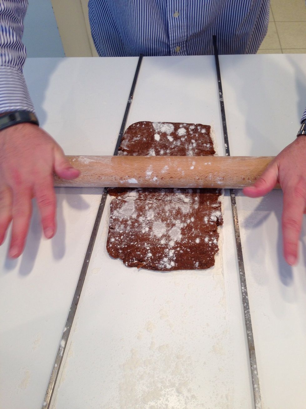 Back to the counter! Throckmorton has those steel bars out again. Aren't you glad you have them? So, get rolling, and measuring...