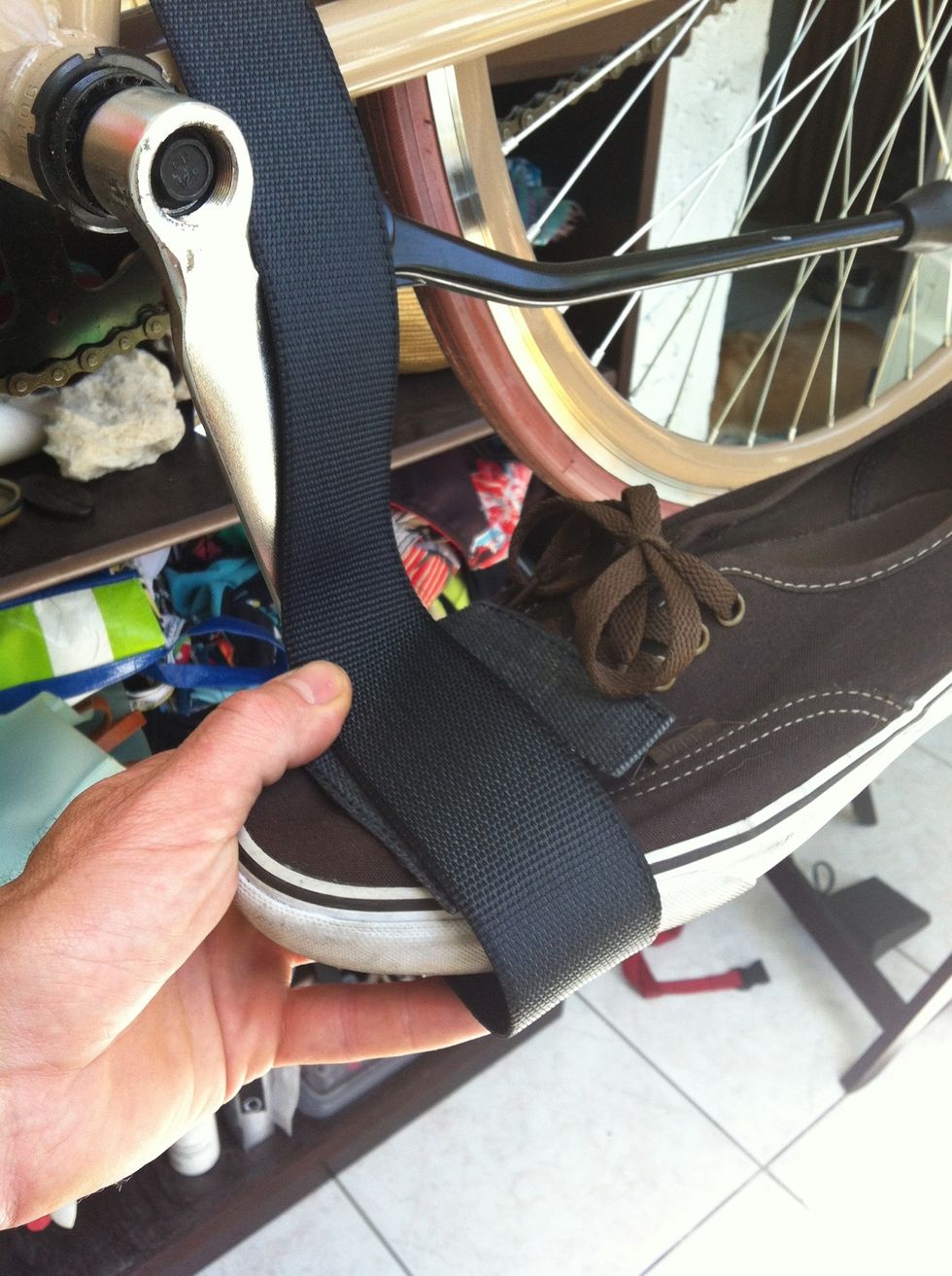 Back to the pedal. Wrap as before only this time wrap the loose end over your shoe and mark at crank.